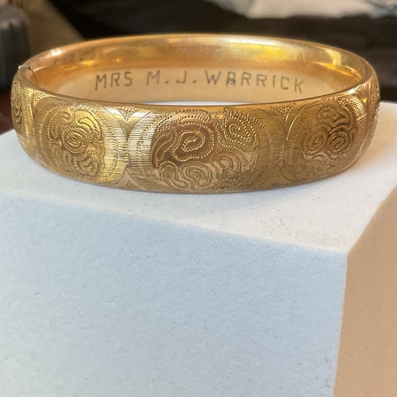 Antique Carved Gold Tone Engraved Bangle Bracelet - Picture 2 of 11